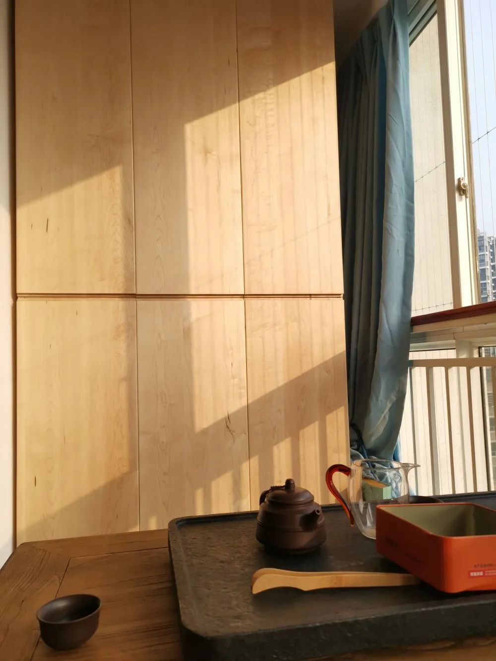 北美硬枫木家具贵吗,温柔家具轻奢岩板