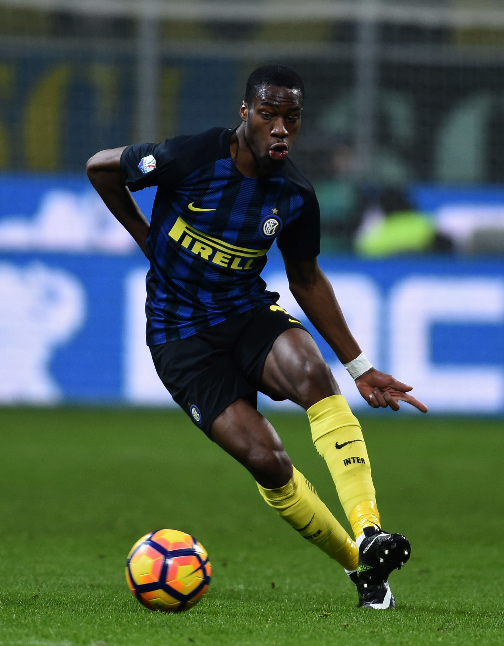 国际米兰2002赛季图片,意甲国际米兰高清图片