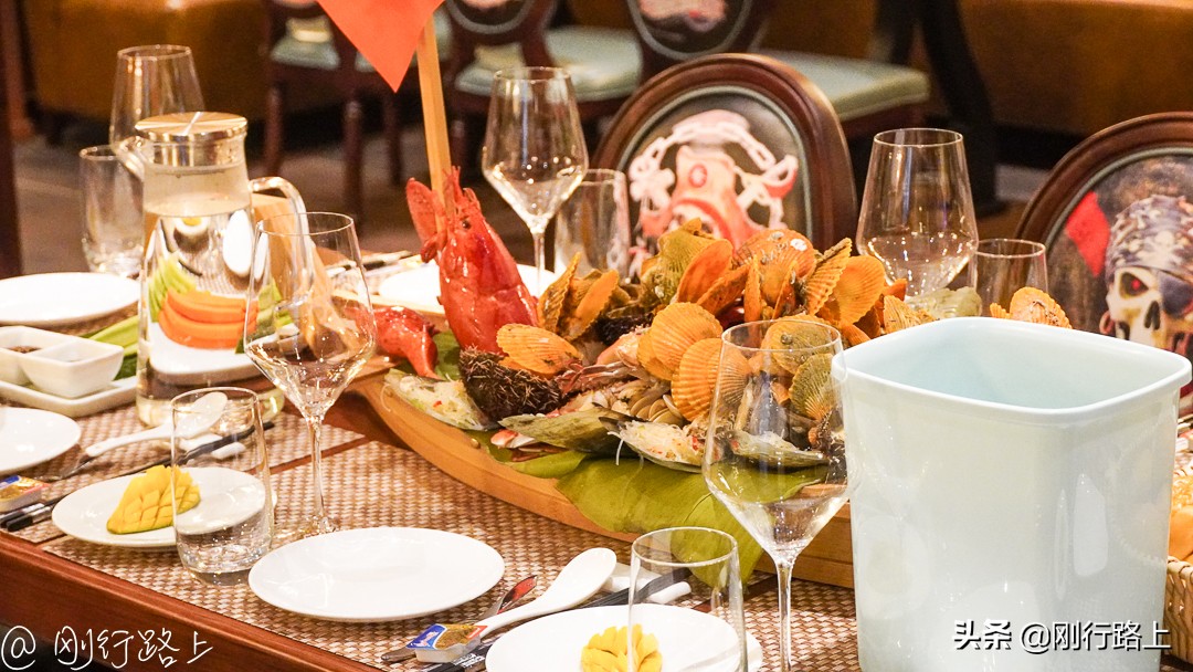 三亚之眼海昌梦幻不夜城,三亚海昌梦幻海洋不夜城网红打卡