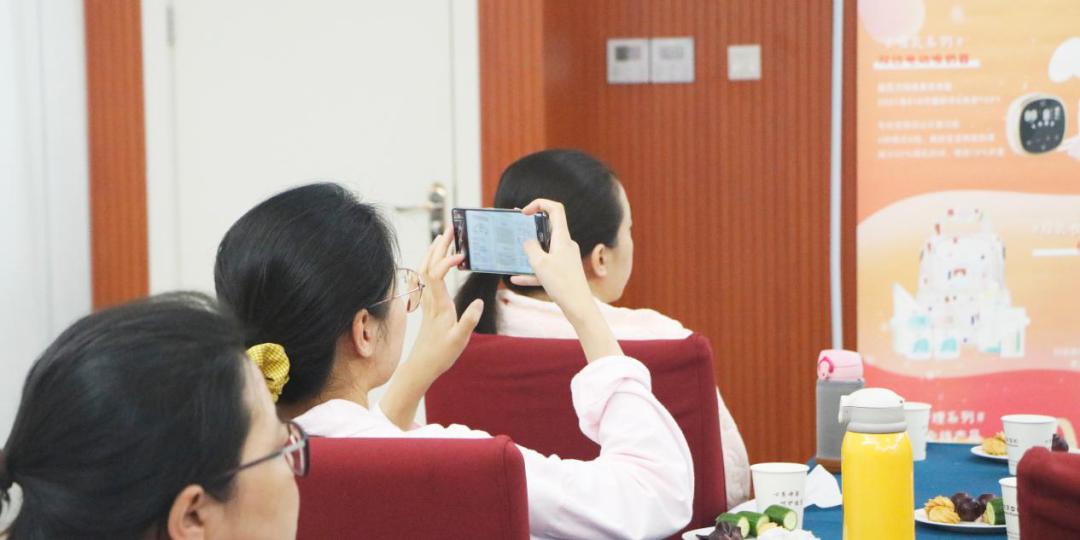 新贝童谣里沙龙回顾：母乳喂养新理念和新工具