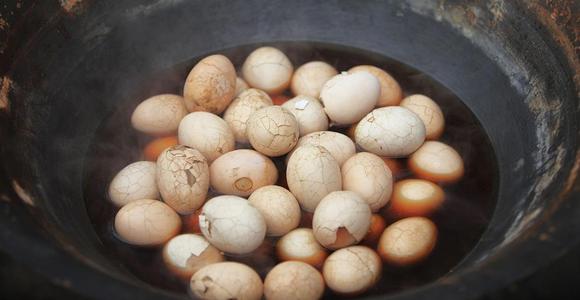 鸽子蛋鸡蛋鹌鹑蛋营养区别,鸵鸟蛋真的比土鸡蛋营养高吗