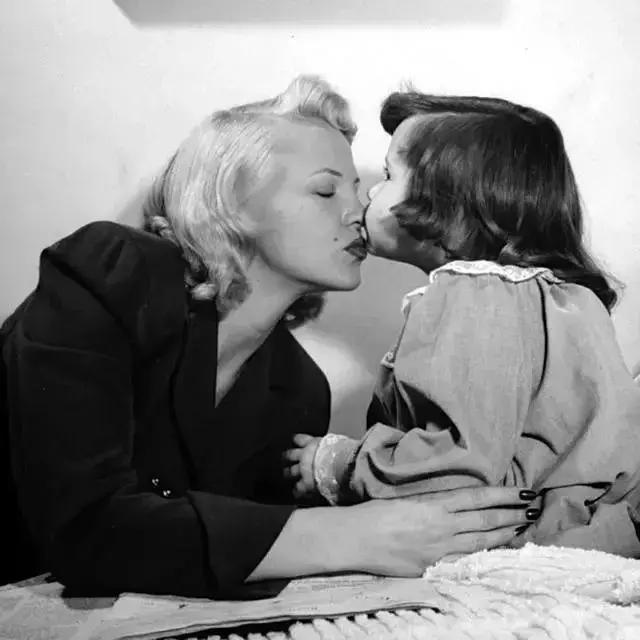 玛丽莲梦露和奥黛丽赫本有多漂亮,奥黛丽赫本和玛丽莲梦露谁最漂亮