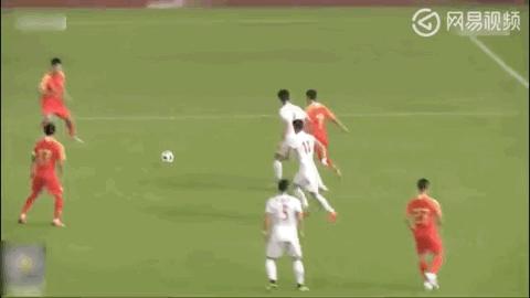 本该严肃的场合经常忍不住笑,本来是严肃的事情结果变成了笑料