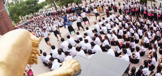 选择国外留学的好处和坏处,选择出国留学靠谱吗