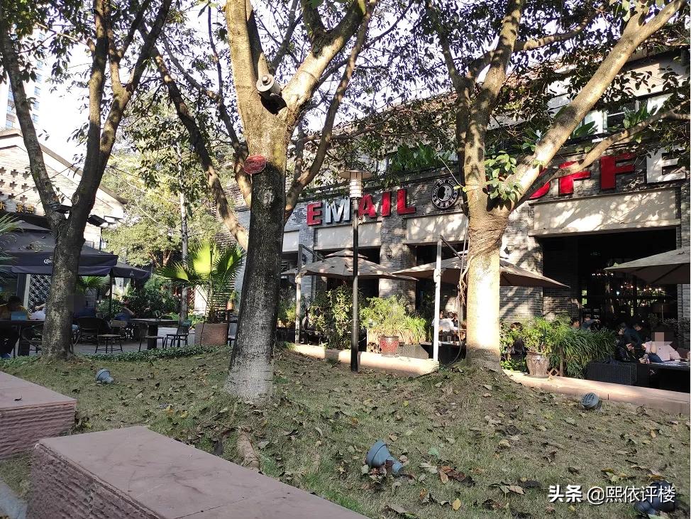 没轨道,接房要3年后,这里的高层凭什么套内17000元/㎡?