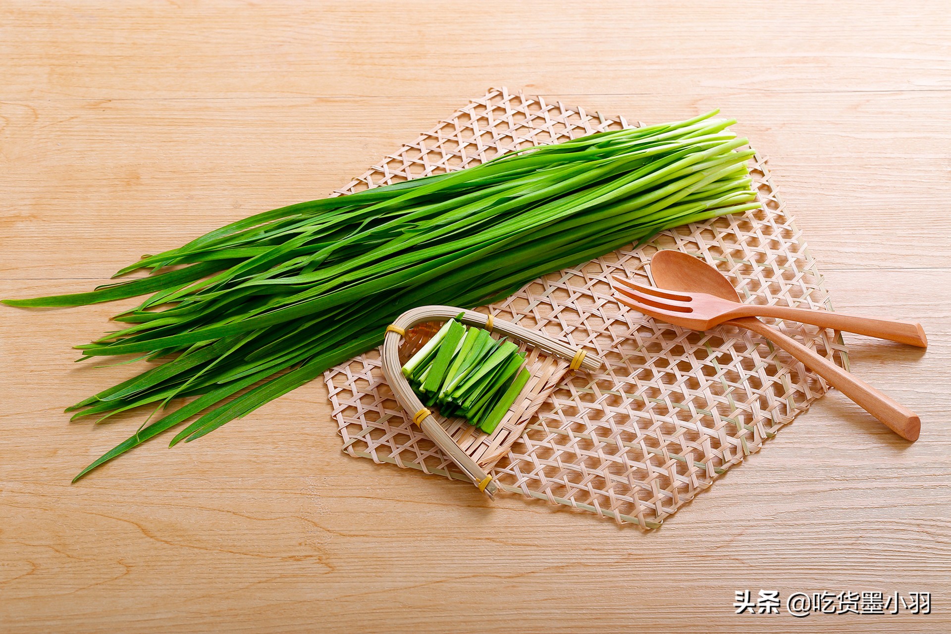 做完豆浆的豆渣如何处理？做份健康美味的豆渣煎饼，孩子挺爱吃