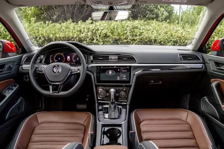 凌渡和卡罗拉哪个性价比高,大众凌渡值不值得买2023款落地价