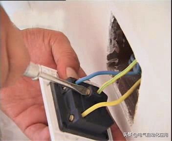 装潢电路时被电工使坏,装修被电工坑了怎么办