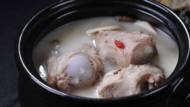 吃哪些食物和蔬菜补钙,牛奶与含钙高的蔬菜哪个补钙更好