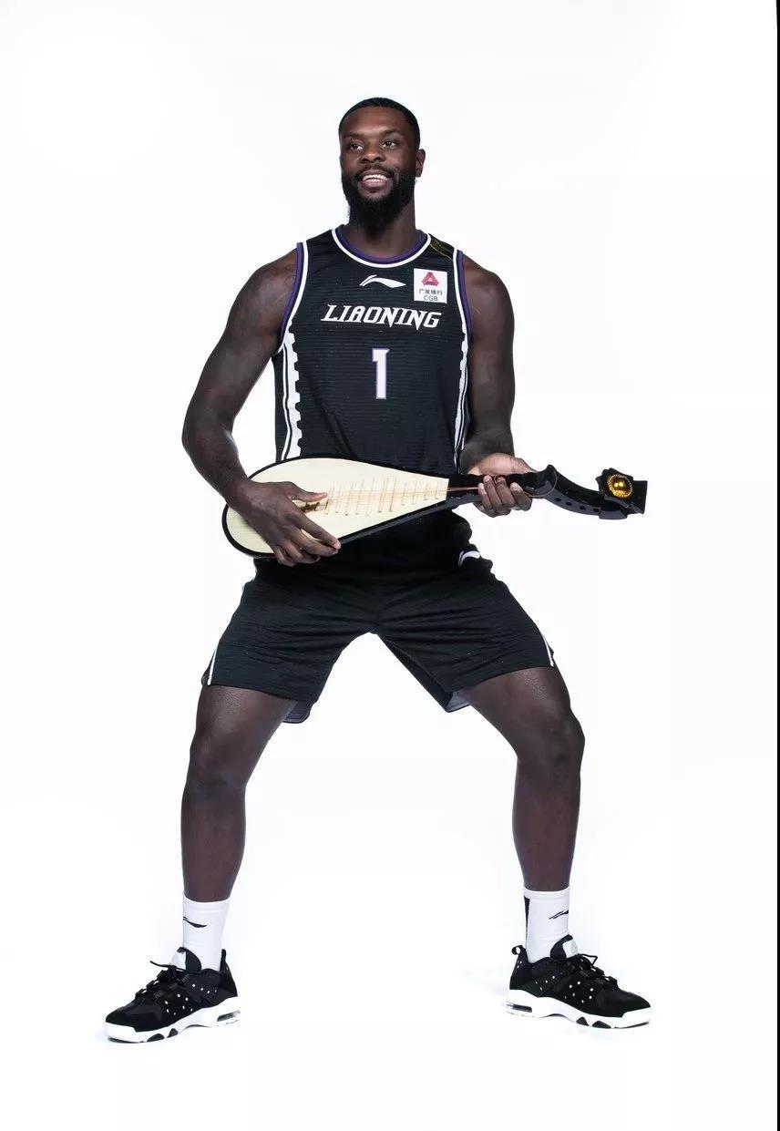 cba赛场再现争议一幕,cba赛场上用过的篮球值钱吗