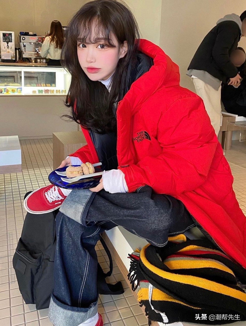 打*裤底**已经过时了，2020年流行“蛋卷裤”，轻松穿出“蚊子腿”