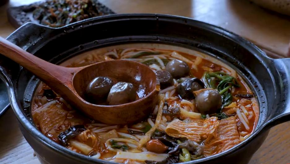 吃了李子柒螺蛳粉拉肚子,李子柒螺蛳粉到底哪个配料臭