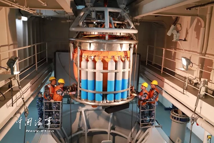 潜水沉底训练,潜泳20米憋气训练