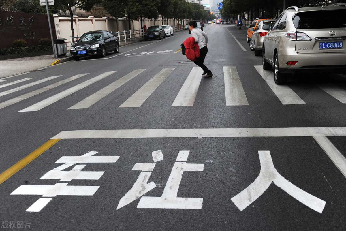 怎么避免开车违章？记住这2种情况，尽量减少违章次数