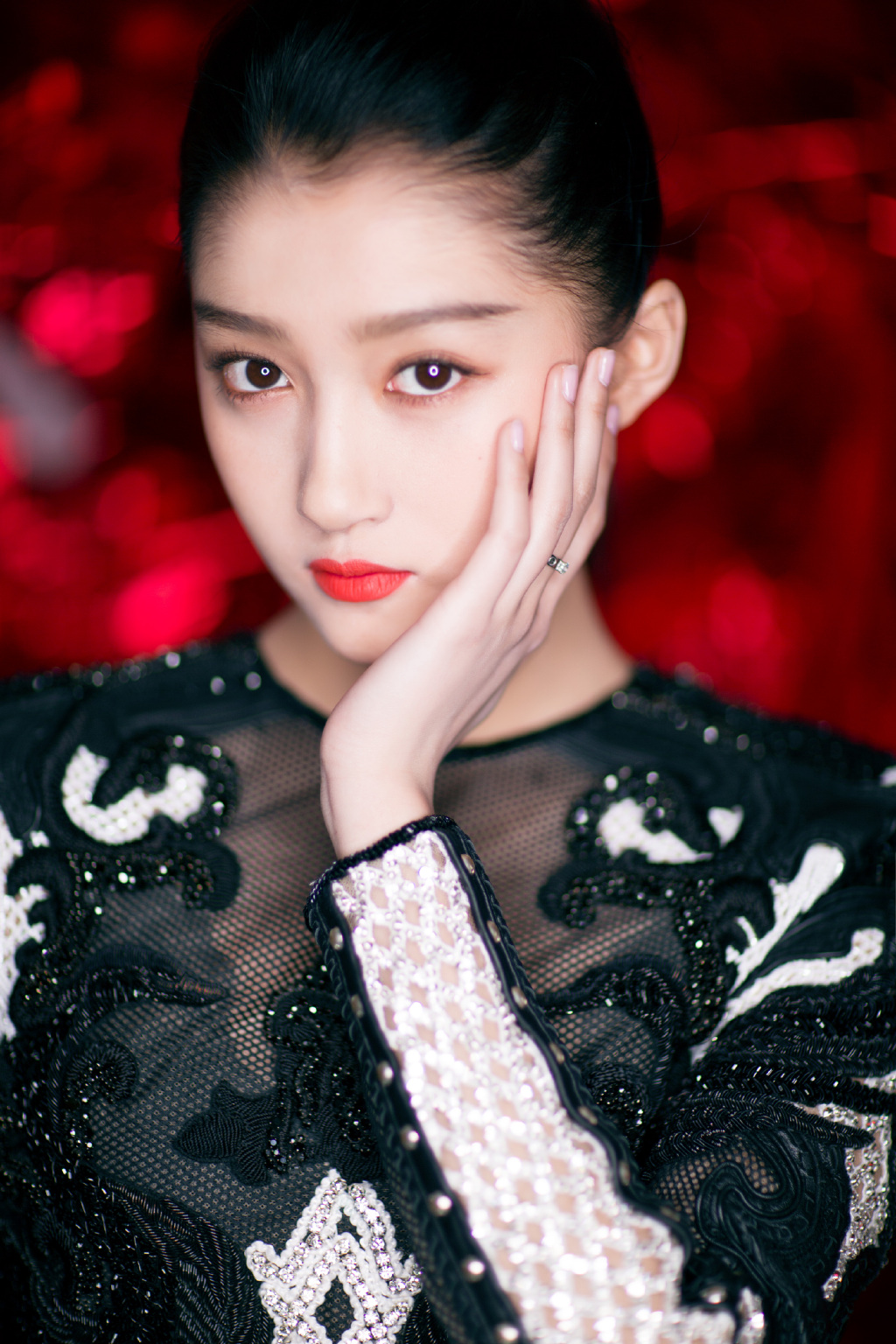 关晓彤为遮腿穿了鹿晗衣服,关晓彤的魅力如何俘获鹿晗