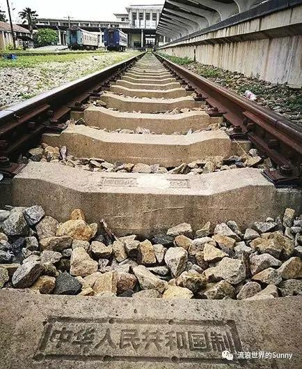 流浪非洲，乘坐中国援建火车去赞比亚，满满的亲切