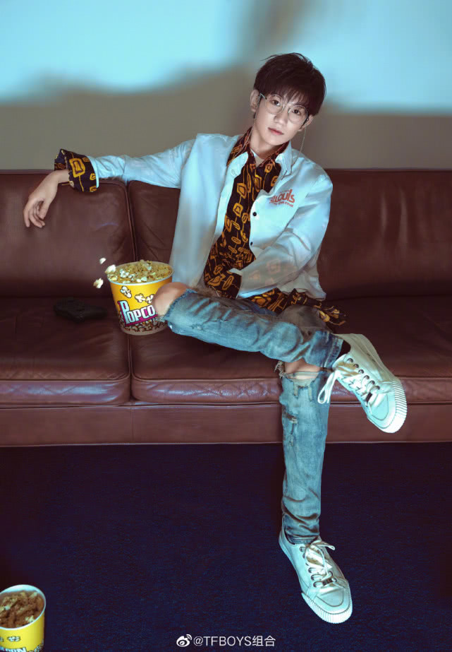 王源逃课事件回顾,王源被爆吸烟事件怎么解决的