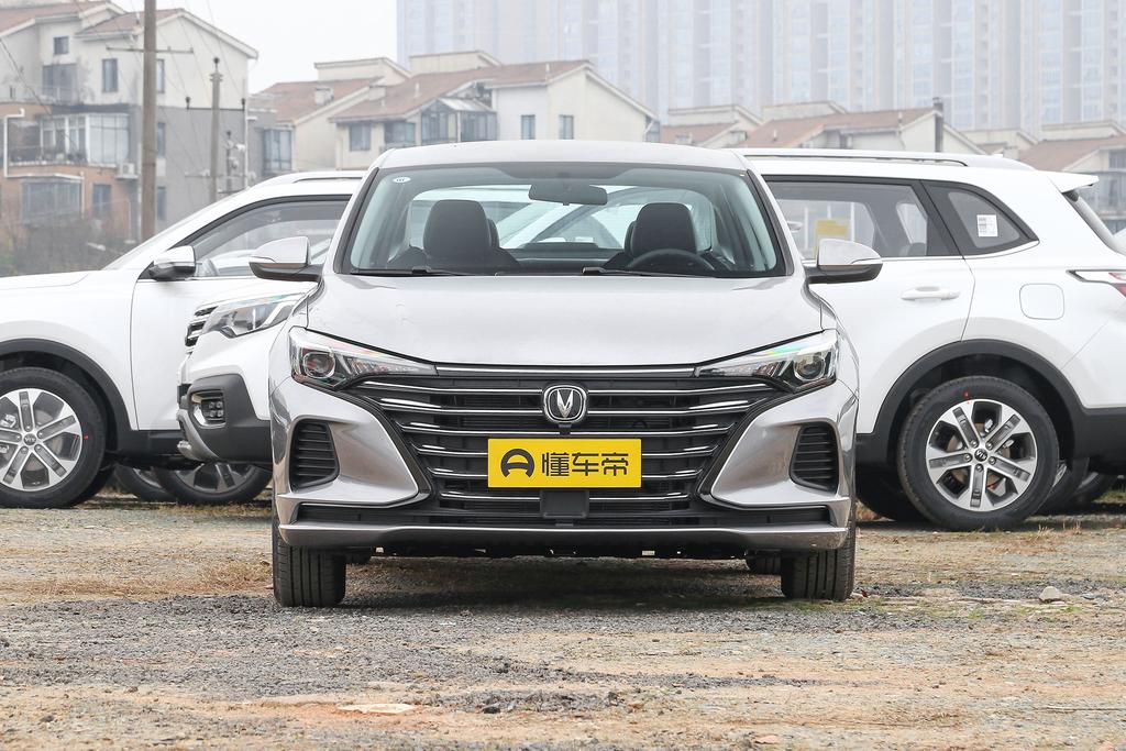 逸动plus1.4t蓝鲸和1.6l底盘一样,驾驶逸动