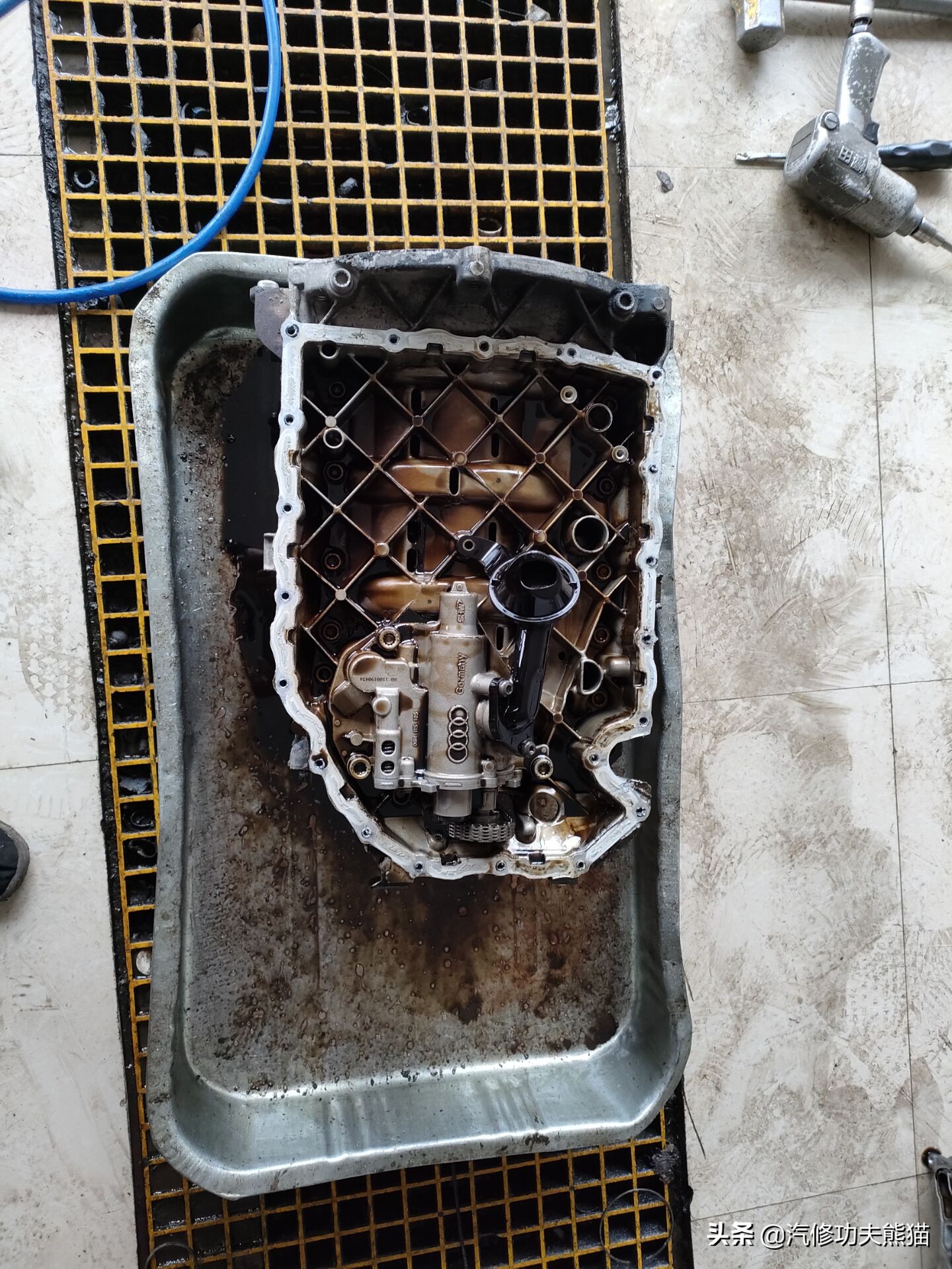 斯柯达昊锐烧机油维修视频,大众斯柯达昊锐1.8t烧机油