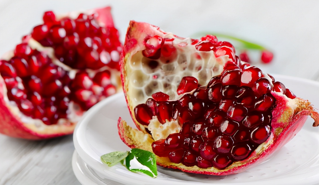 秋天吃石榴对身体有没有伤害,秋季石榴可以多吃吗