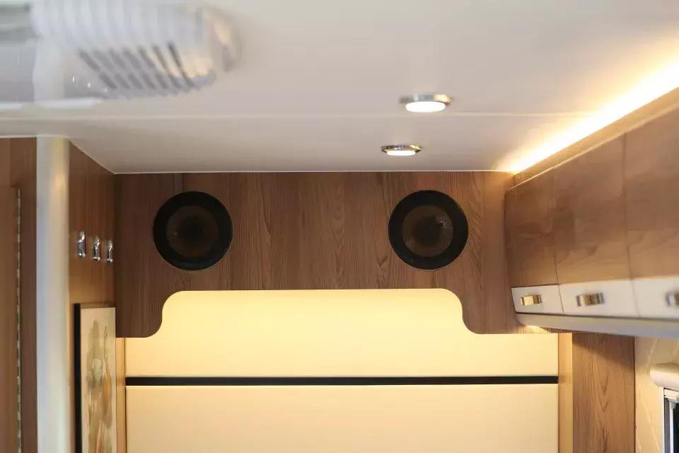 骏驰雷霆一号房车,骏驰房车直播间