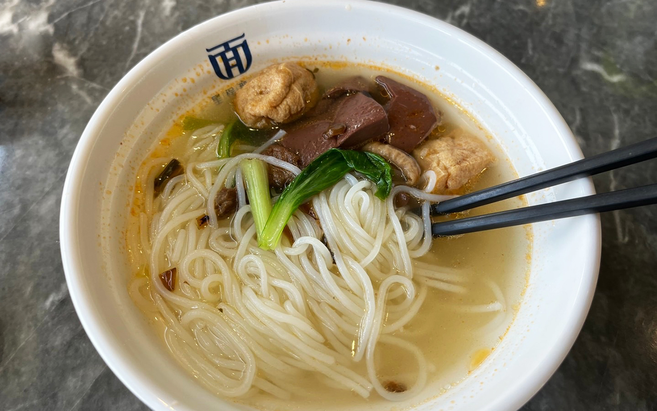 江西米粉好吃还是津市米粉好吃,江西米粉1.4跟1.6有啥区别