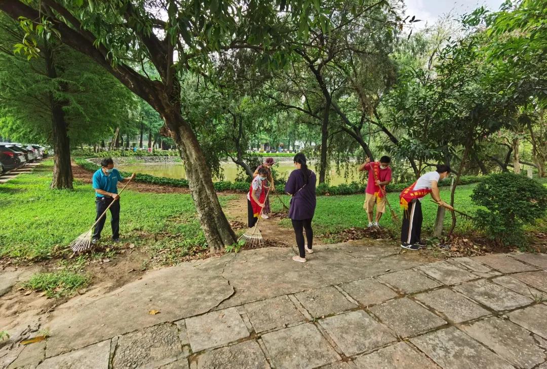 西关街道环境卫生综合整治,大学东路环境卫生整治