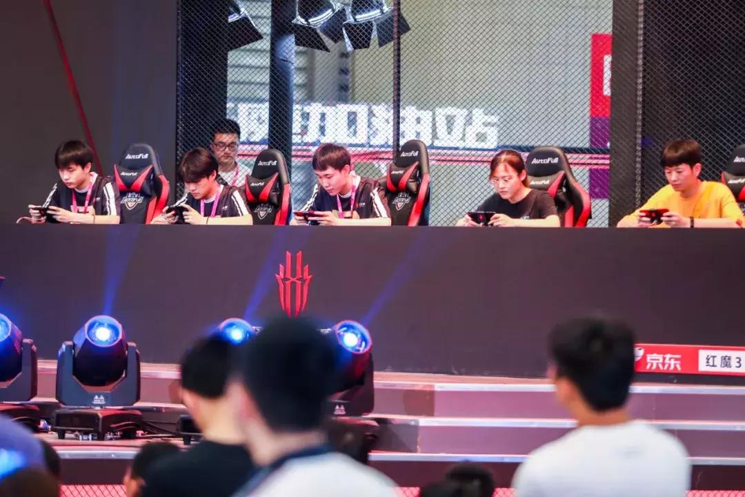 人民电竞·赞助商观察丨一款手机为什么要赞助PC游戏LPL联赛？