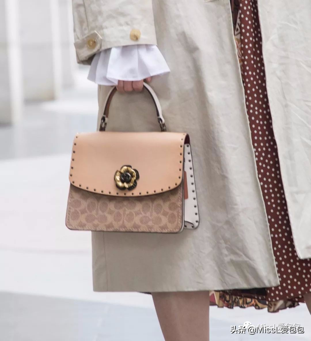 母亲节给妈妈做什么样的包包,母亲节该送什么样的包包