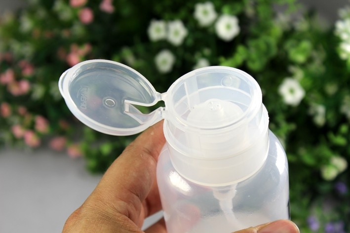 透明防水胶和沥青防水胶哪个好,透明防水胶怎么快速的去掉