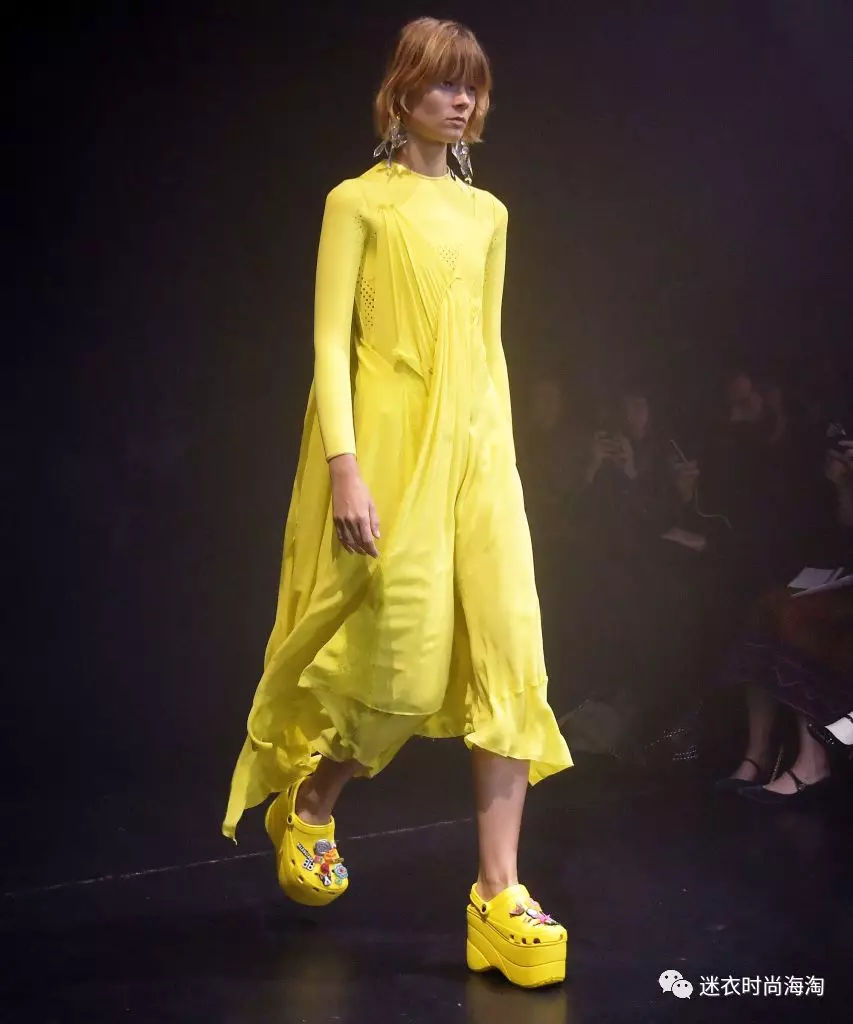 balenciaga上衣巴黎世家,balenciaga高定衣服