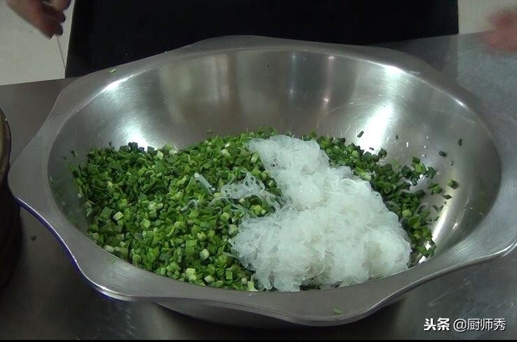 韭菜别只拿来包饺子,韭菜香菇饺子最好吃的做法