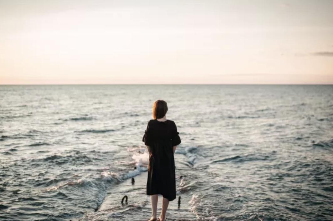 苏轼告诉你好朋友为什么渐行渐远,朋友圈发我们渐行渐远了什么意思