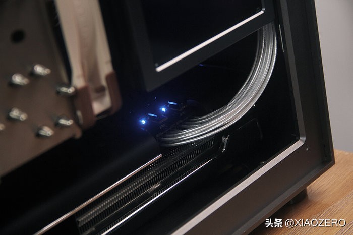 没有什么桌面几点零,折腾不止的电脑桌面好物分享