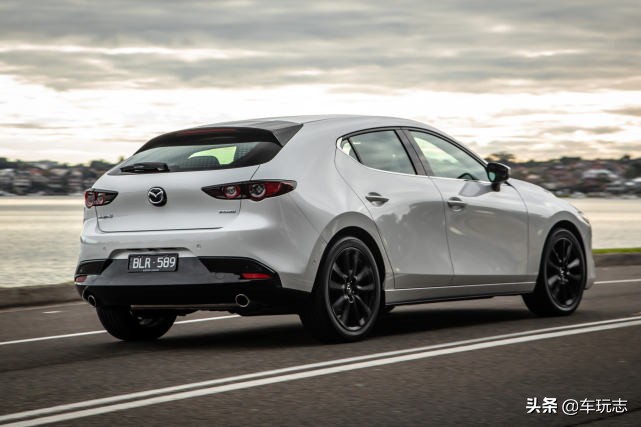 马自达mazda32015款,12年长安马自达mazda3发布