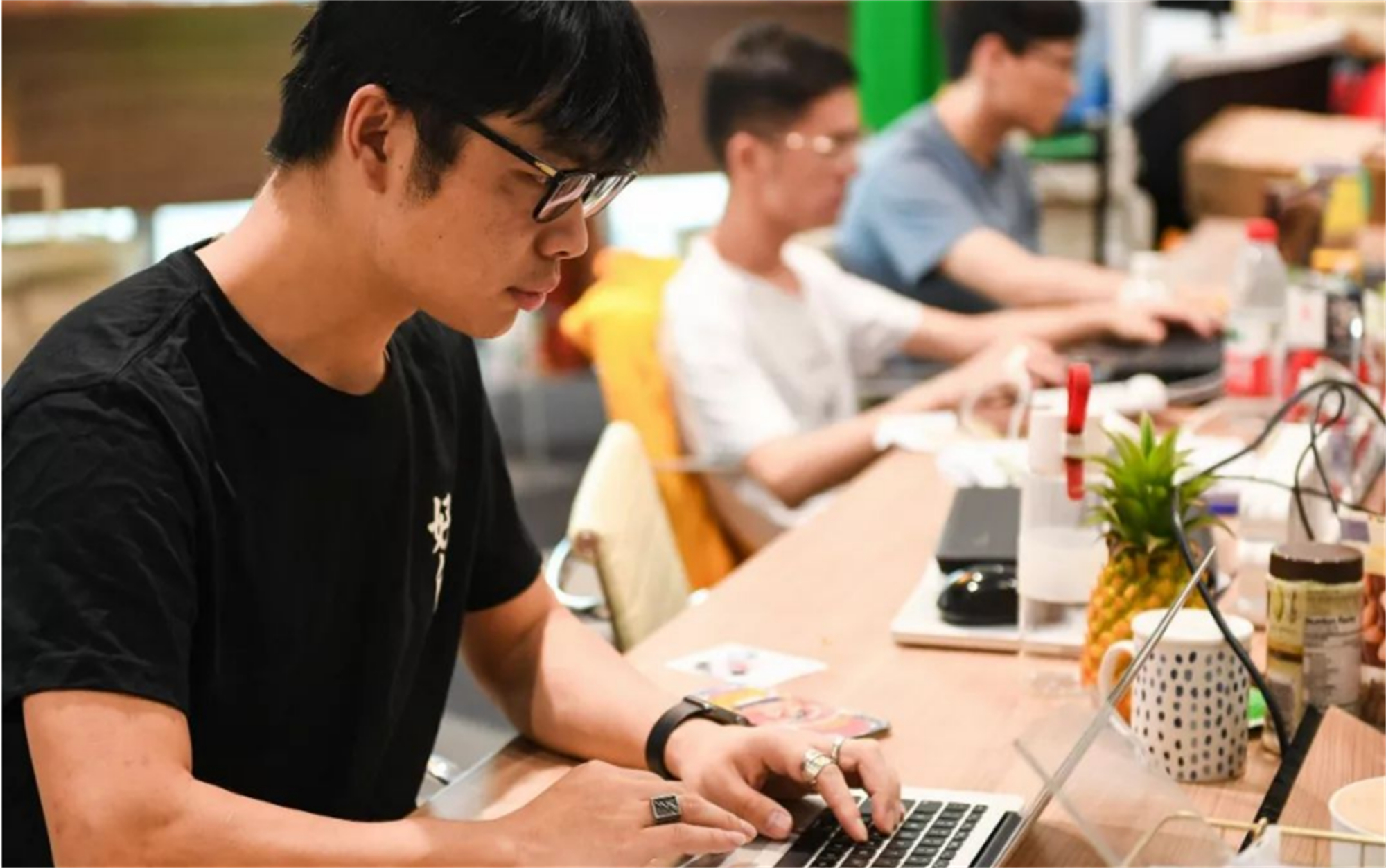 996热潮未退，715开始虎视眈眈，大学生为就业成“无情打工机”