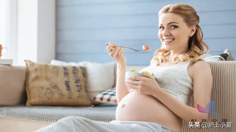 孕妇走路时孩子突然掉下来！为什么生孩子这么轻松？原因不简单