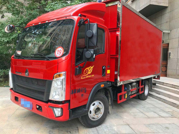 唐山当地家具界“龙头”为何看中HOWO轻卡？用高效率打造好口碑