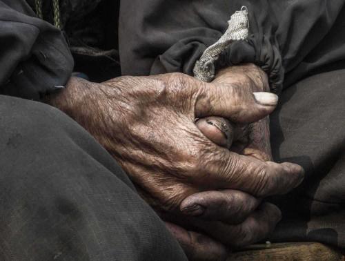 白居易看到卖炭翁的内心独白,白居易所写卖炭翁是晚唐时期吗