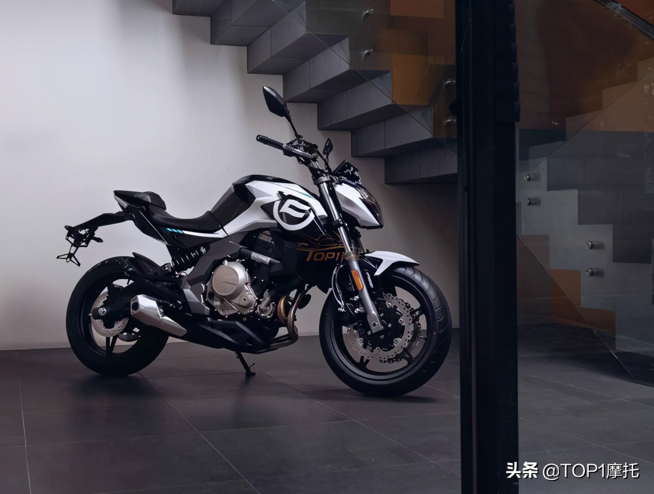 kyb避震硬吗,kyb气动减震有什么特点