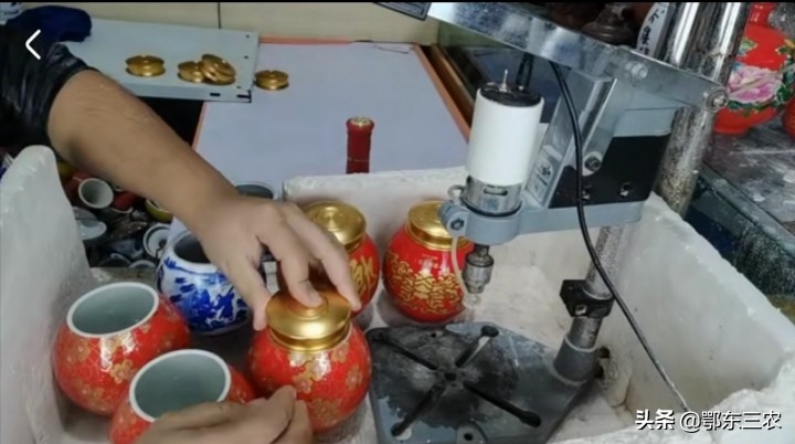 酒瓶切割做茶叶罐销路怎么样,酒瓶加工成茶叶罐挣钱吗