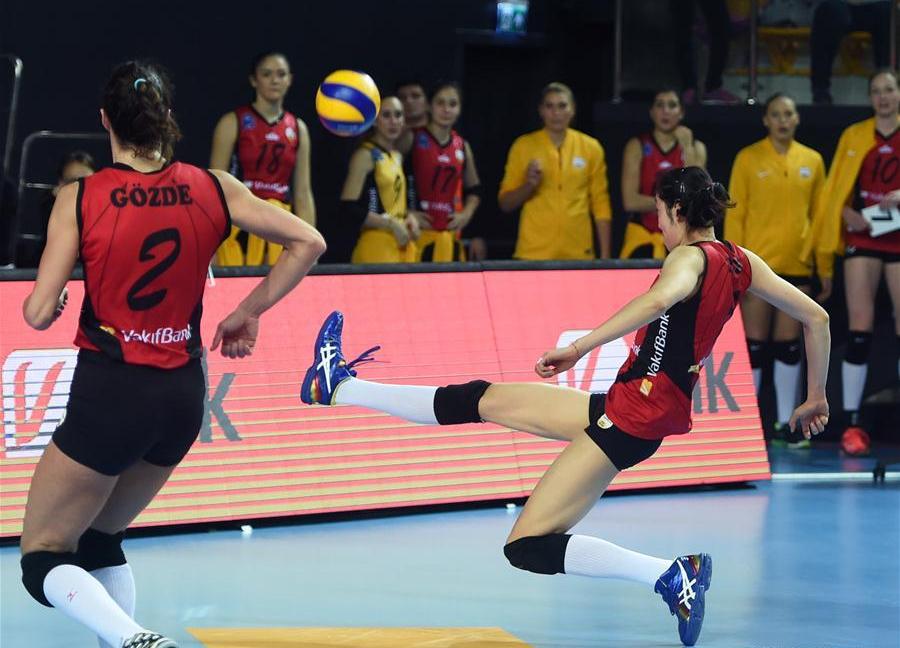 排球朱婷精彩瞬间,朱婷救球手腕受伤