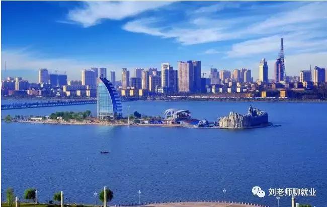 山东临工第一视角,山东临工挖掘机价目表