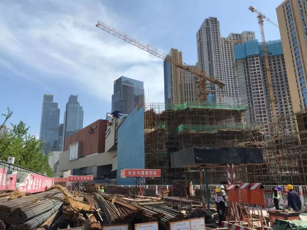 青岛万象城二期怎么进入,青岛万象城二期和一期通着吗