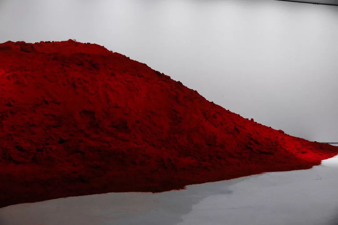 安尼施卡普尔北京,安尼施卡普尔三原色