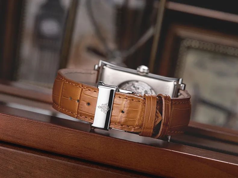 抽雪茄的人都会佩戴什么表,抽雪茄戴什么表