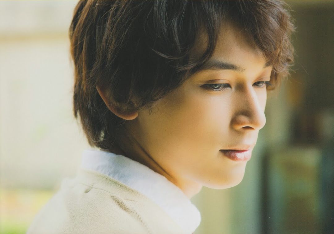 这个可盐可甜可狼的94年小鲜肉，简直就是漫画里走出来的男主角！