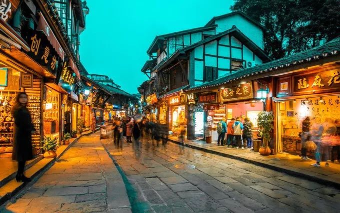 这几条美食街才是人气最旺的地方,最值得去的10条美食街