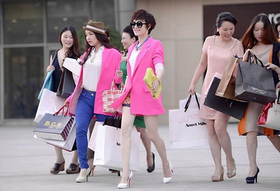 职场女性遇到结婚生孩子的瓶颈,女人结婚生子对职场发展的影响