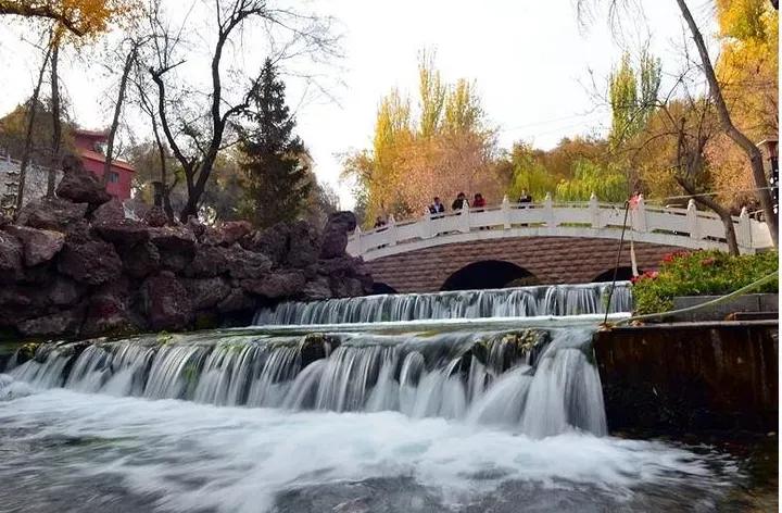 乌鲁木齐金河湾温泉小镇,乌鲁木齐温泉小镇